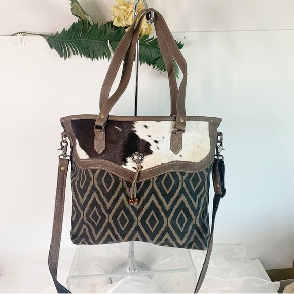 Myra Bag Western Tote Shoulder Bag for Women - Leather Crossbody Bag - Picture 3 of 8